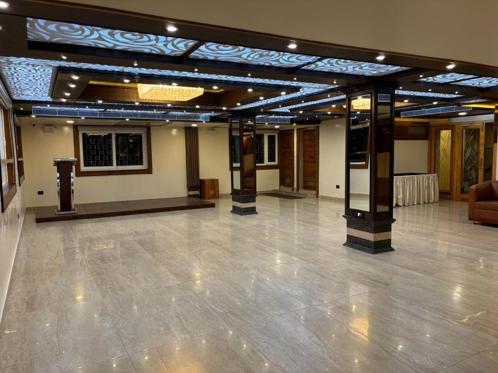 Hotel Golden Orbit Āsansol Zewnętrze zdjęcie