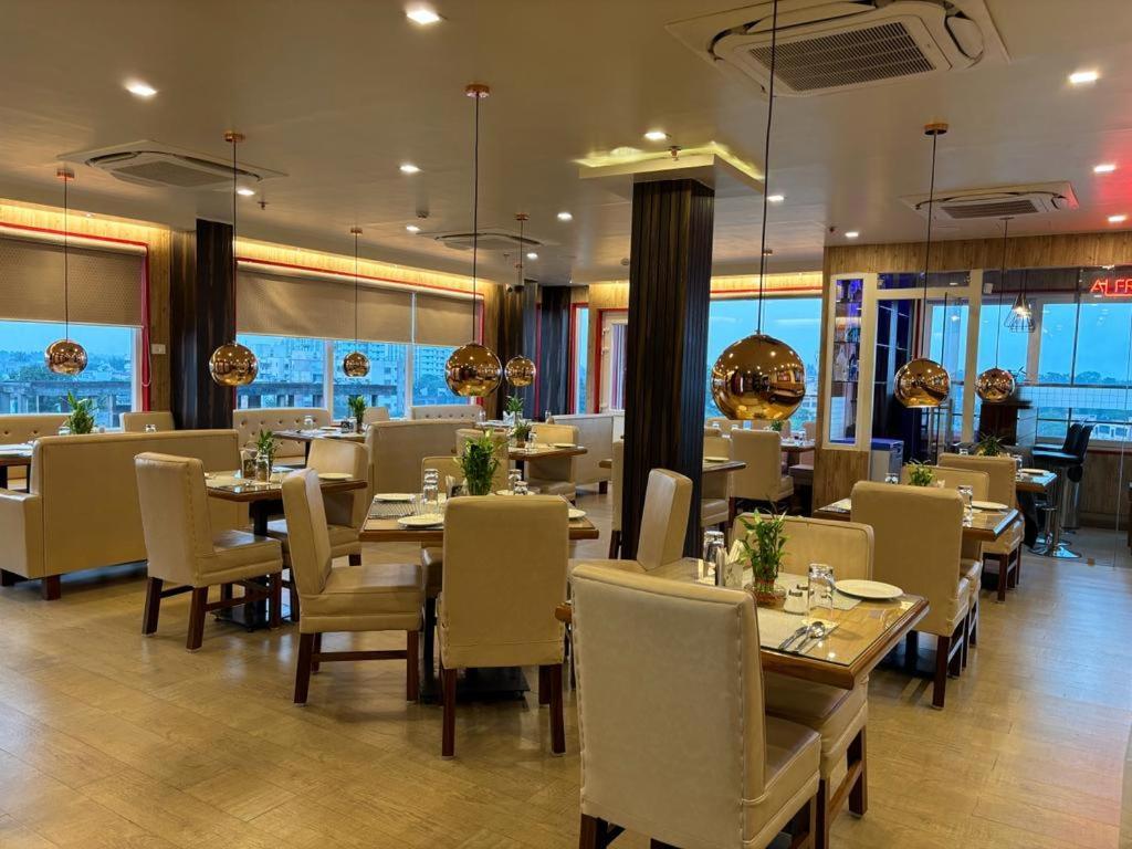 Hotel Golden Orbit Āsansol Zewnętrze zdjęcie