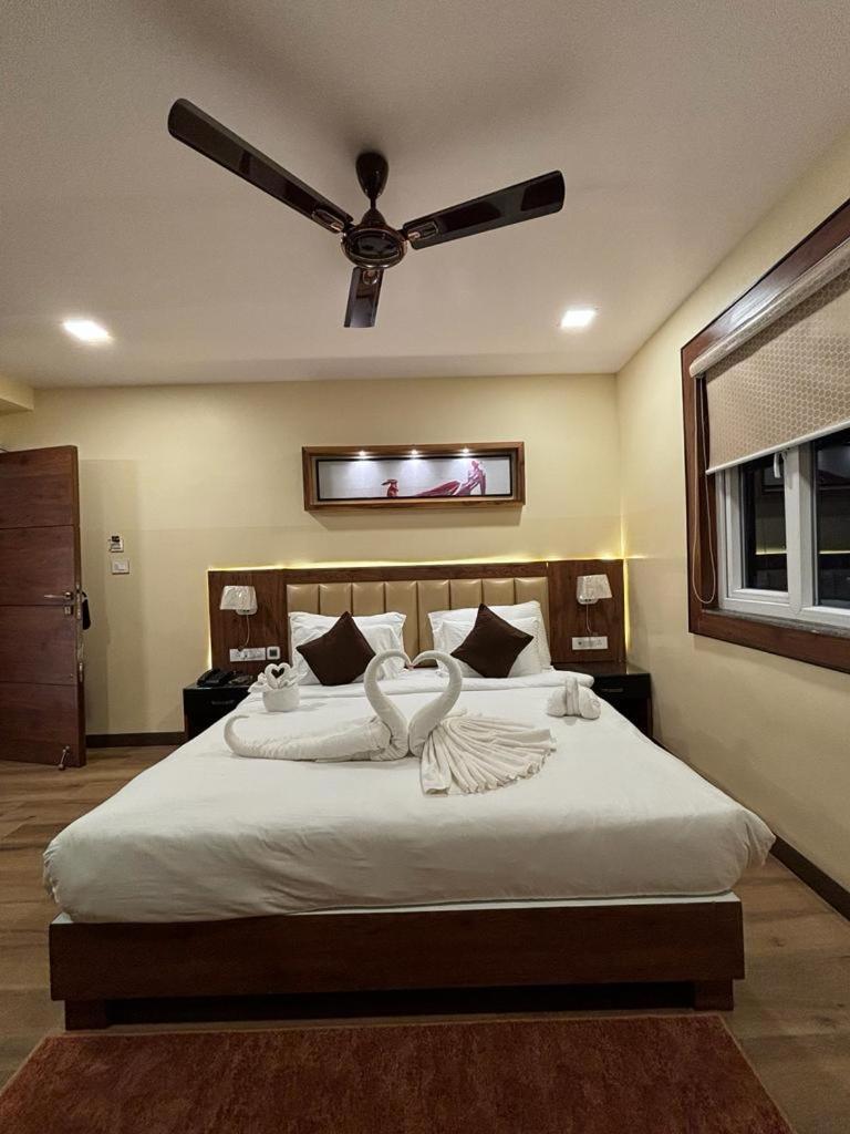 Hotel Golden Orbit Āsansol Zewnętrze zdjęcie