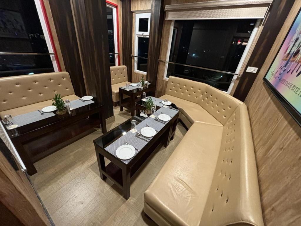 Hotel Golden Orbit Āsansol Zewnętrze zdjęcie